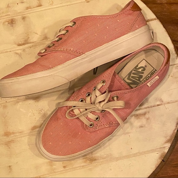 Vans UltraCush Lace Up Sneakers - Picture 1 of 10